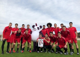 Pandi entrena con los jugadores de Osasuna